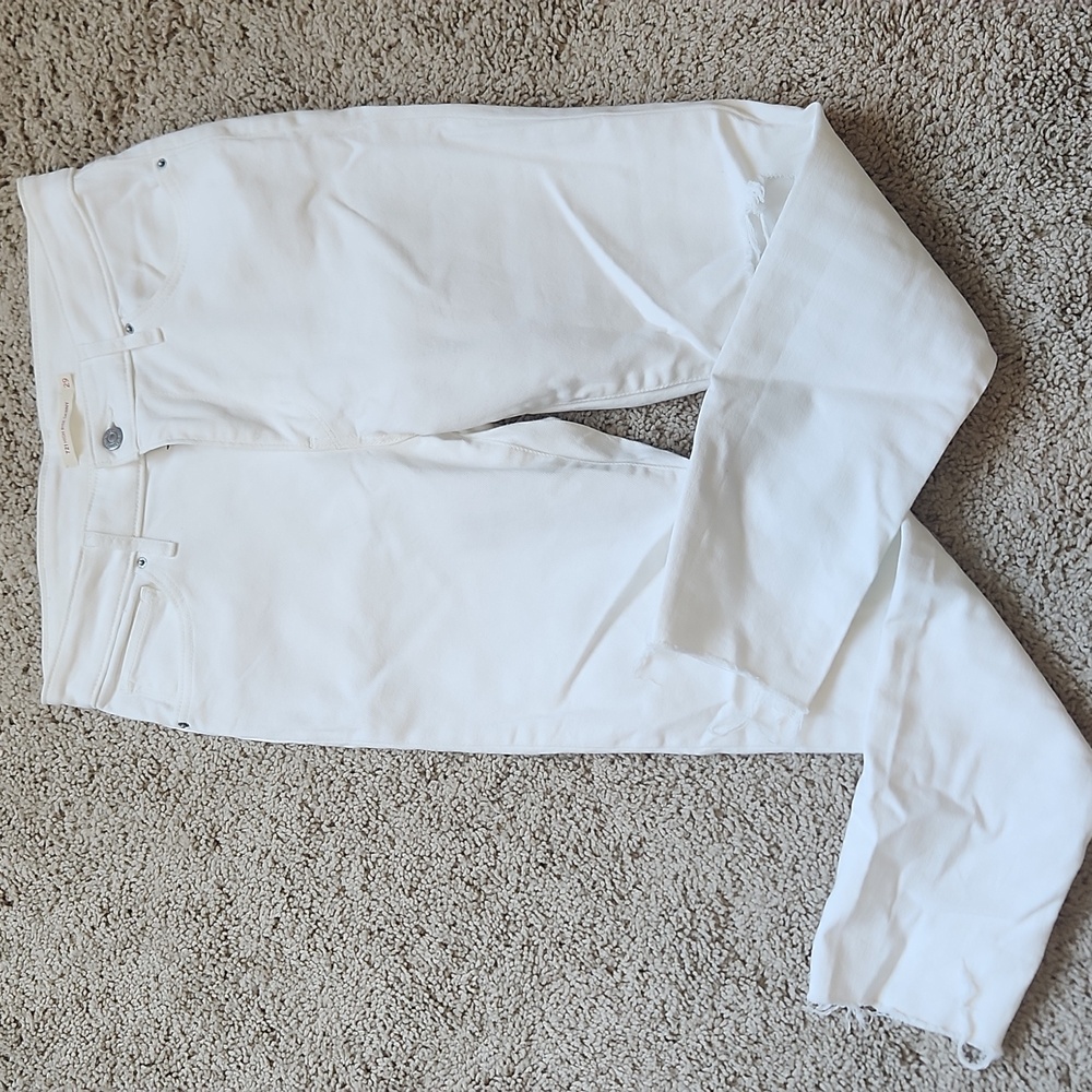 Levi High Rise Skinny White Jeans
